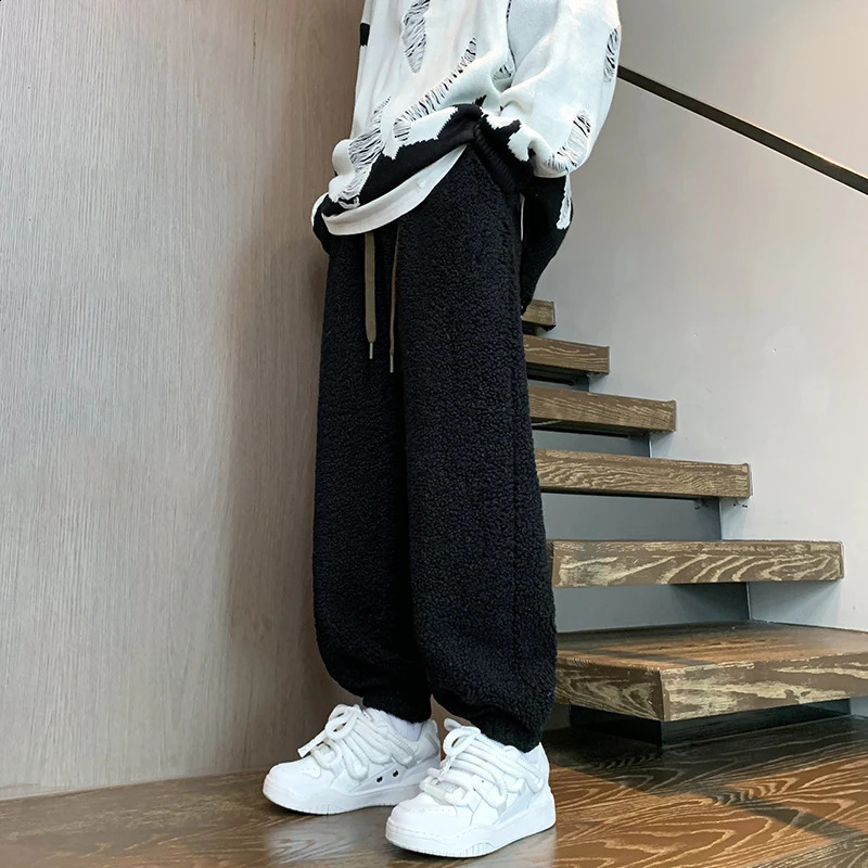 Winter Thickened Pants Men Warm Fashion Retro Lamb Wool Pants Men Oversized Streetwear Loose Straight Pants Mens Thick Trousers 240821