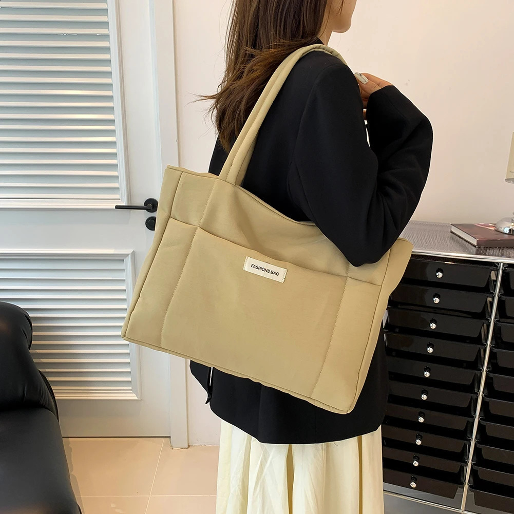 Nylon Bag for Women Quilted Tote Bag Puffy Handbag Down Padded Shoulder Bag Autumn Winter Puffer Shopping Bag 240821