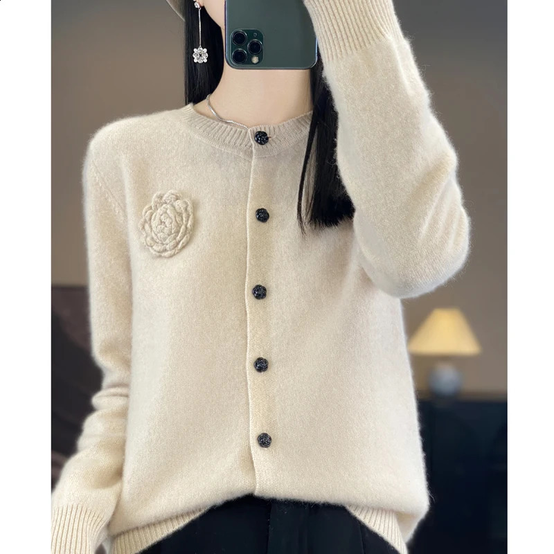 womens solid color cardigan autumn and winter 100% Merino wool coat cashmere Oneck clown loose fashionable top 240821