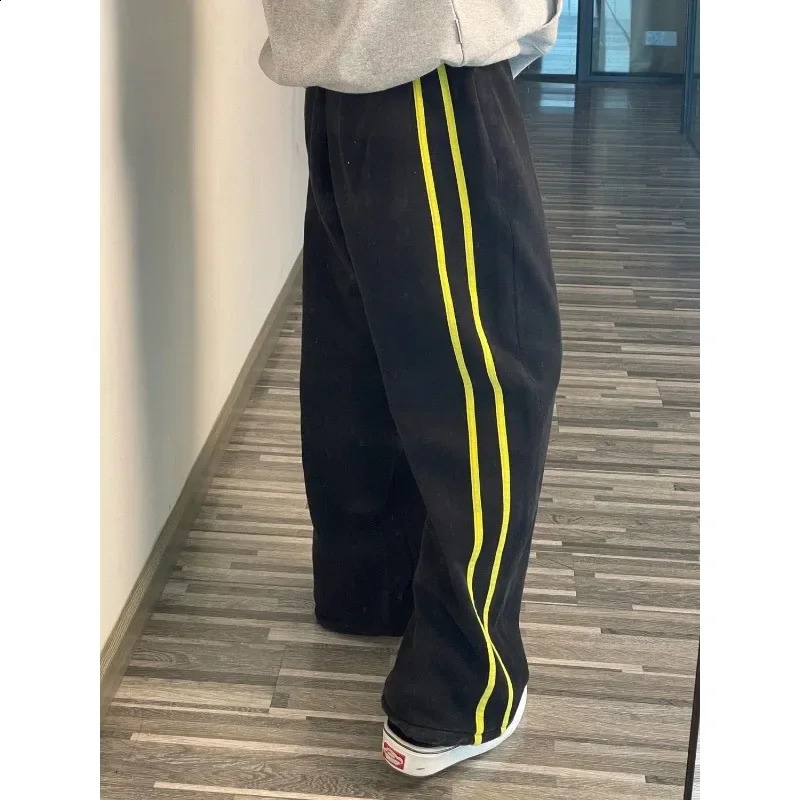 Deeptown Black Striped Sport Sweatpants Women Jogging Harajuku Patchwork Baggy Pants Korean Vintage Y2k Trousers High Waist 240821