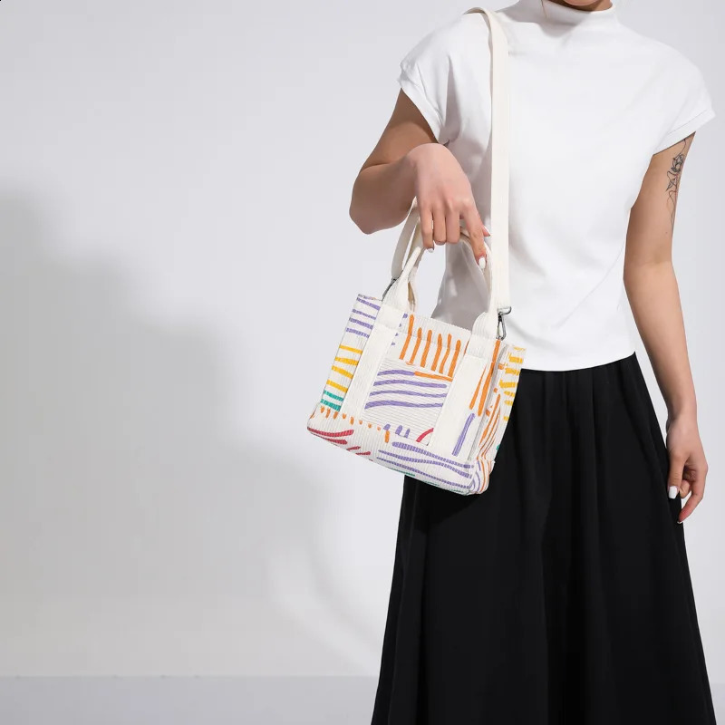 Fashion Strawberry Pattern Small Tote Bag Cute Sweet Corduroy Women Handbags Casual Printing Shoulder Crossbody Bags 2024 240821