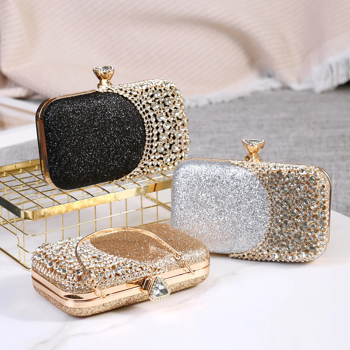 Water Diamond Womens Bag Hollow Style Crystal Evening Chain Shoulder y Party Wedding Day Clutch Wallet Handle 240822