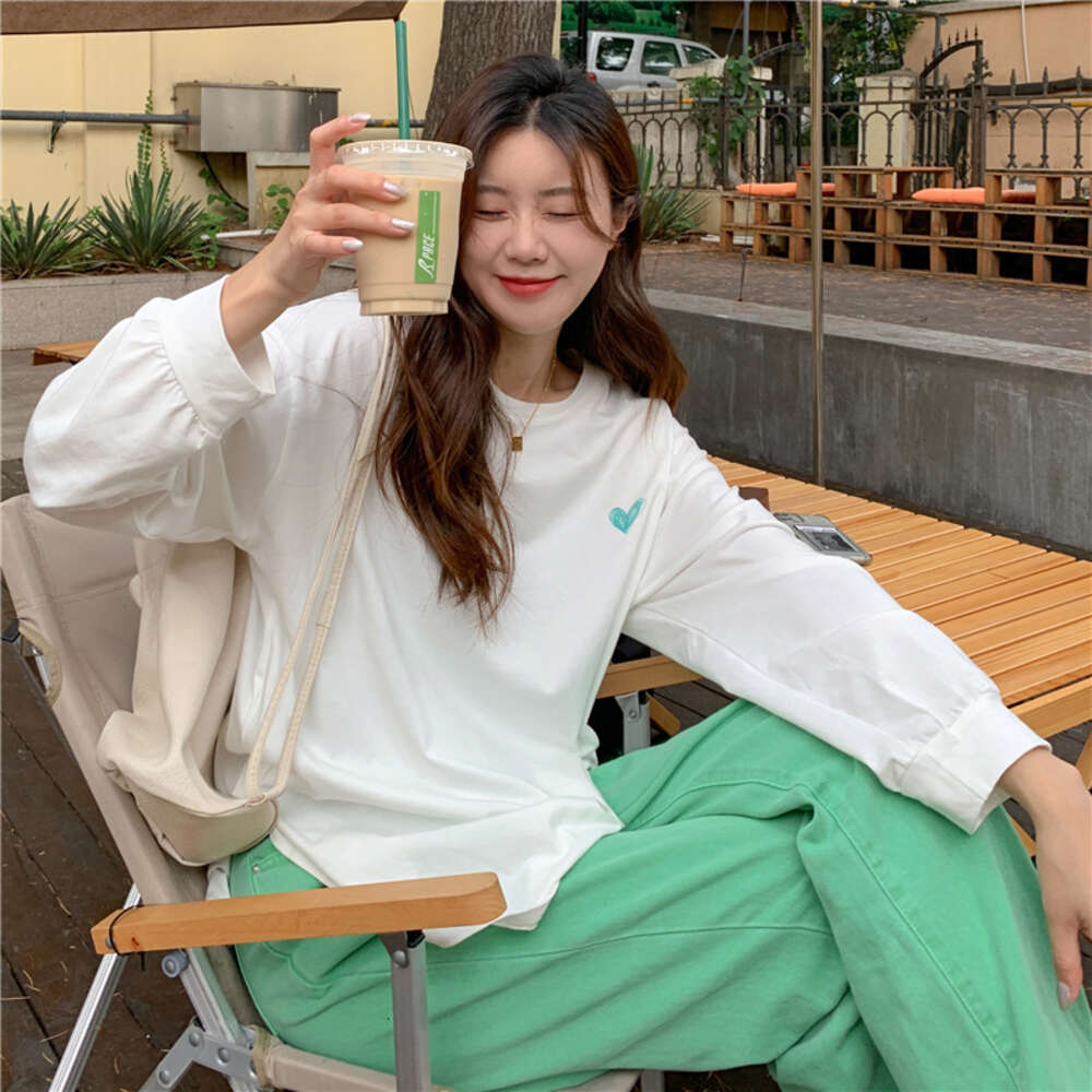 autumn new Korean version thin hem slit round neck long sleeved sweatshirt women's pullover love print top trend dongdumaoyi