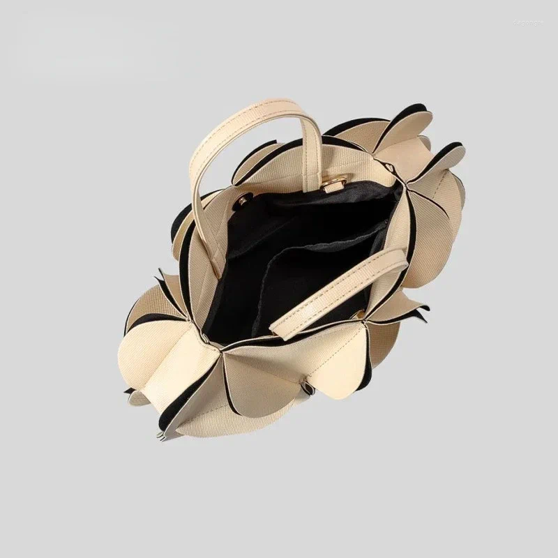 Shoulder Bags Original Designer Handbag Woman 2024 Elegant Trend Fashion Chic Petal Crossbody Bag Splicing Exquisite Casual bb0f 4