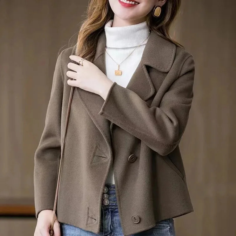 Winter Slim Short Woolen Coat Casual Women Thick Solid Wool Blend Overcoat Lapel Oversize Single Breasted Warm Outerwear 240822