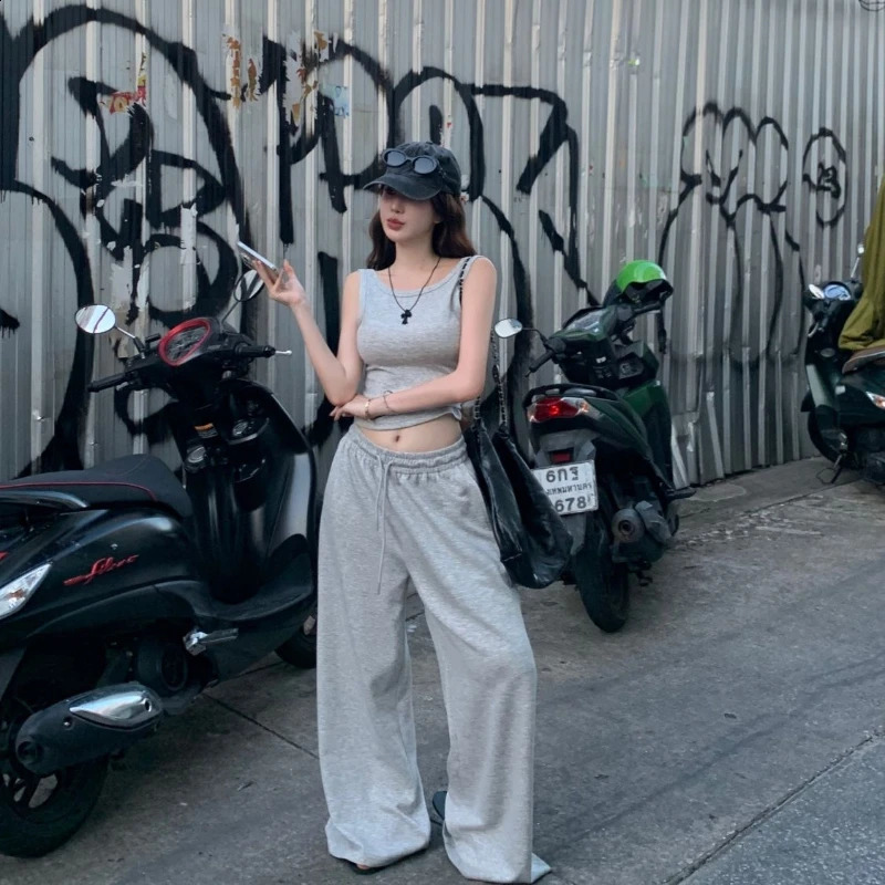 Deeptown Y2k Casual Sports Sweatpants Woman Oversized Jogging Wide Leg Gray Pants Jogger Korean Fashion Baggy Trousers Summer 240821