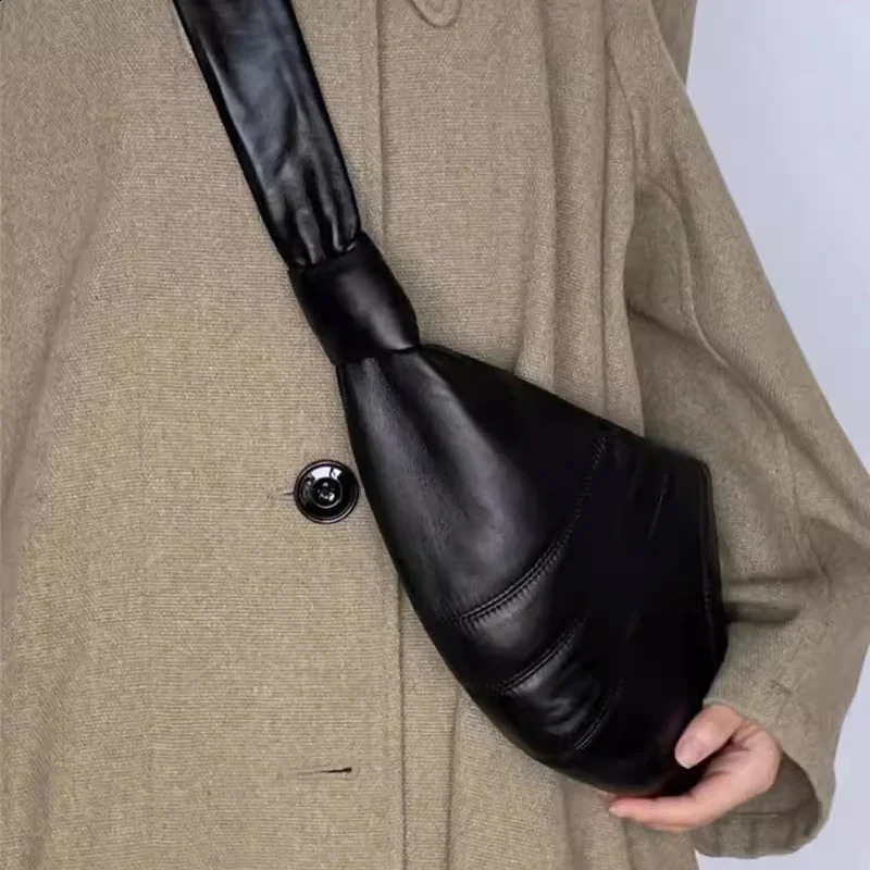 Fashionable and highquality LE leather y n horn bag large capacity soft luggage womens shoulder messenger 240821