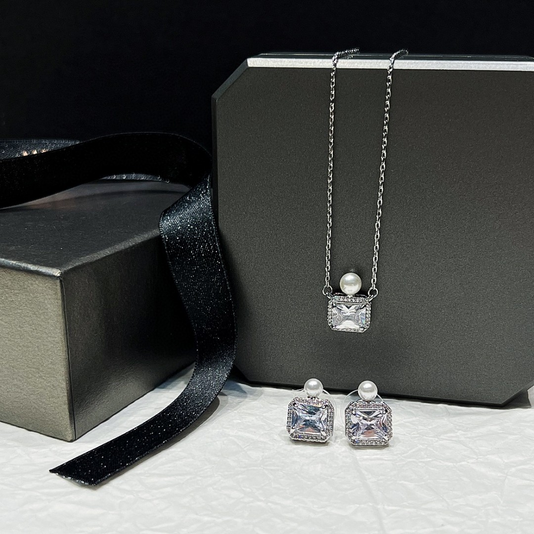 Blue Red white Plated 925 Silver Luxury Brand Designers Letters Stud Geometric Famous Women Round Earring Wedding Party eardrop Lucky Necklace H260202