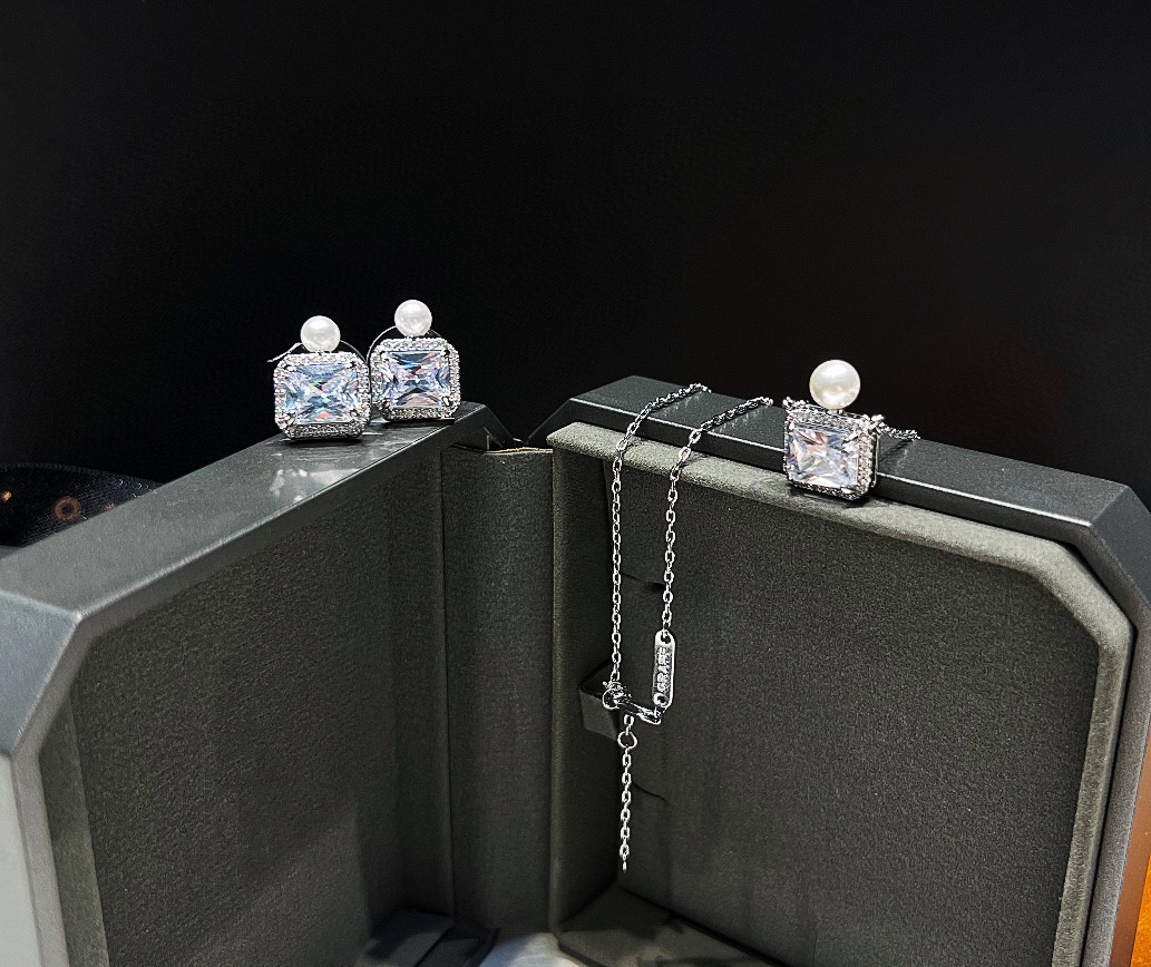 Blue Red white Plated 925 Silver Luxury Brand Designers Letters Stud Geometric Famous Women Round Earring Wedding Party eardrop Lucky Necklace H260202