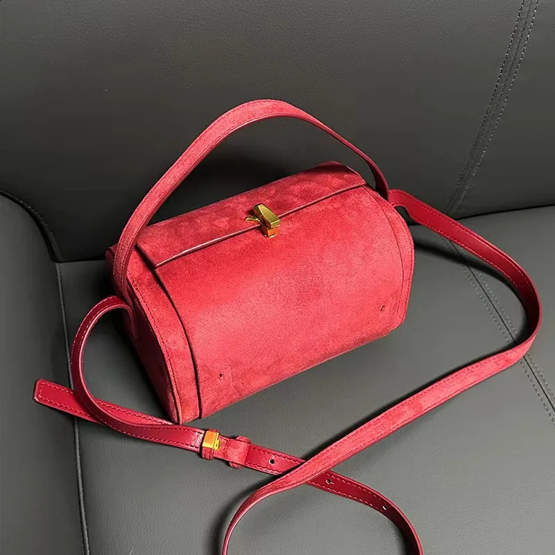 High end texture niche design lock Boston small square luggage retro velvet casual shoulder cross body bag handbag 240822