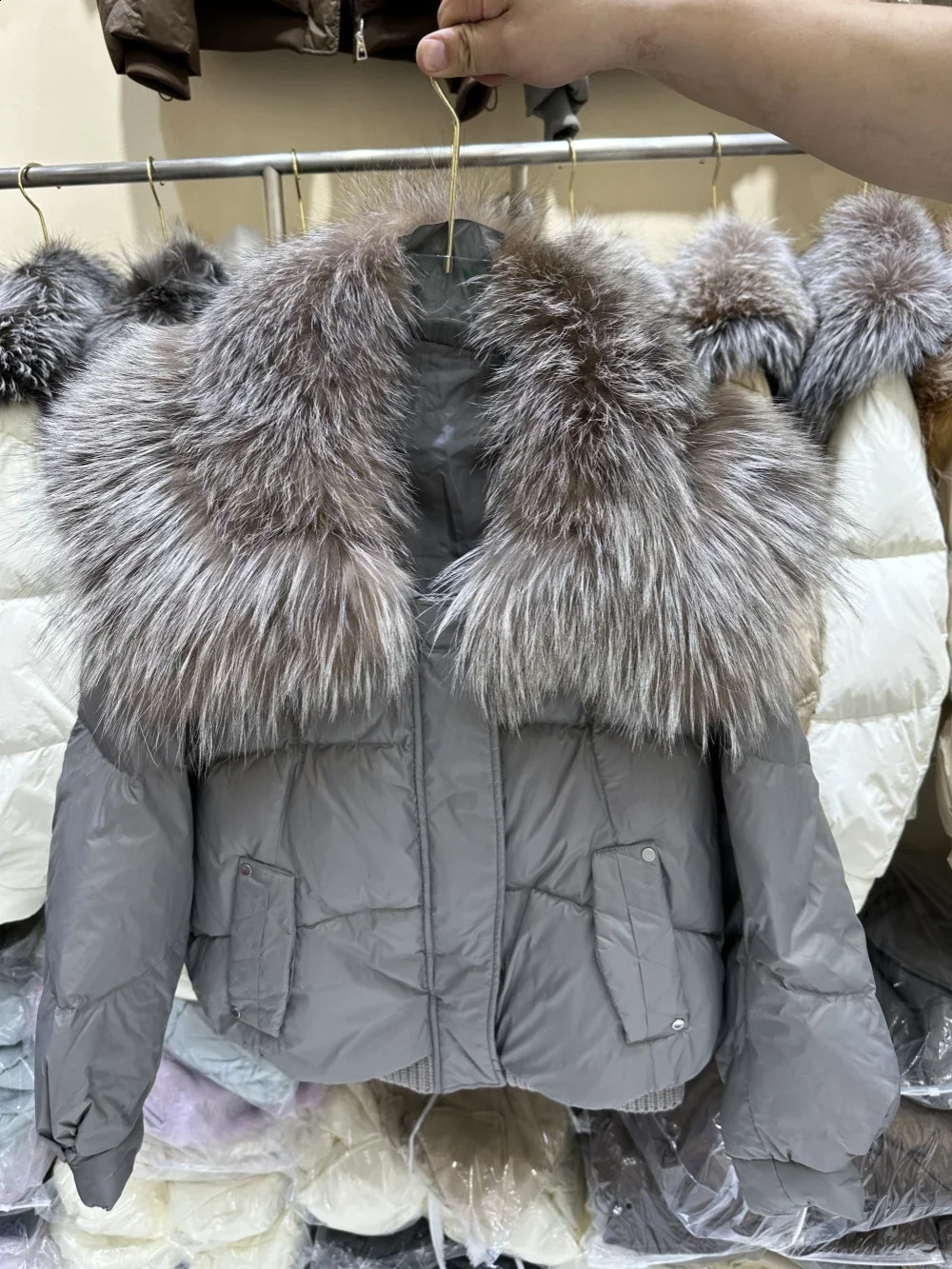 Real Fox Fur Collar Coat White Thick Short Fashion Duck Down Jacket Women Young Winter Autumn European Fashion Fur Coat 240821