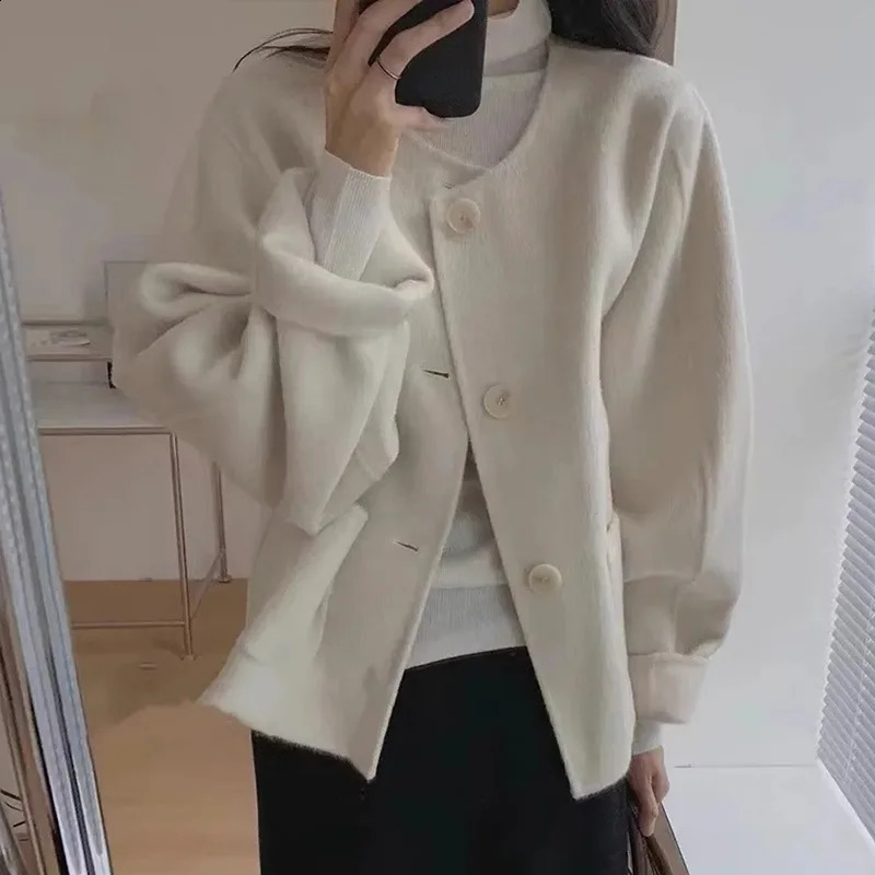 Sweet Warm Round Neck Woolen Coat Fall Winter Women Loose Korean Wool Blend Overcoat Solid Single Breasted Abrigo Mujer 240822
