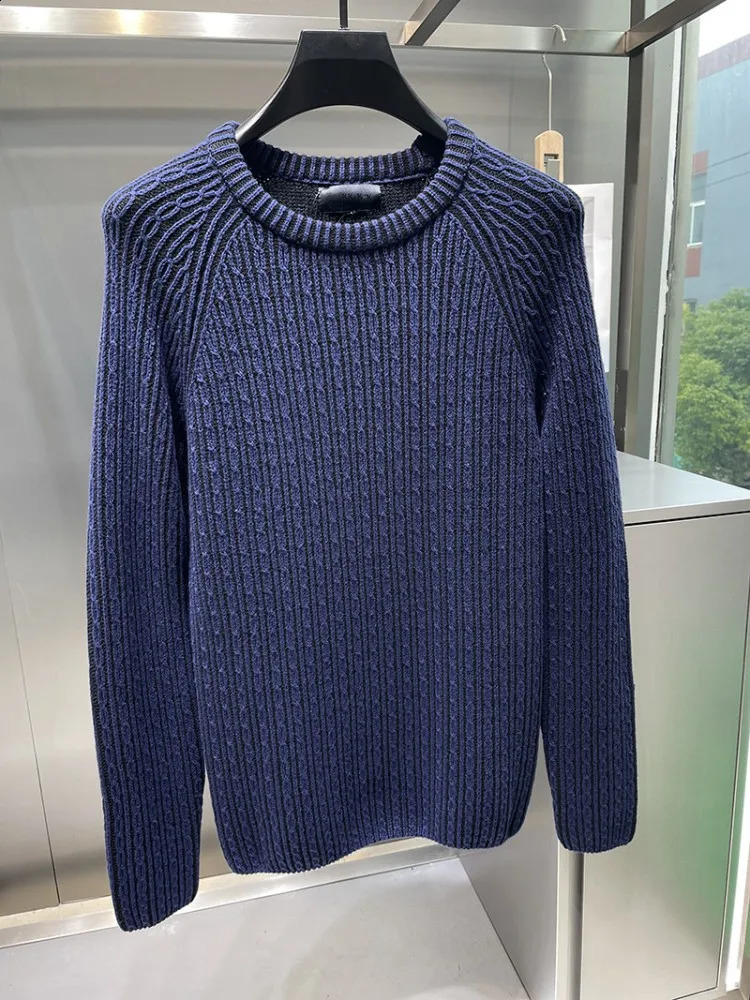 Retro casual mens thick knitted floral top Oneck Harajuku ultrathin slim fit sweater long sleeved autumn 240821