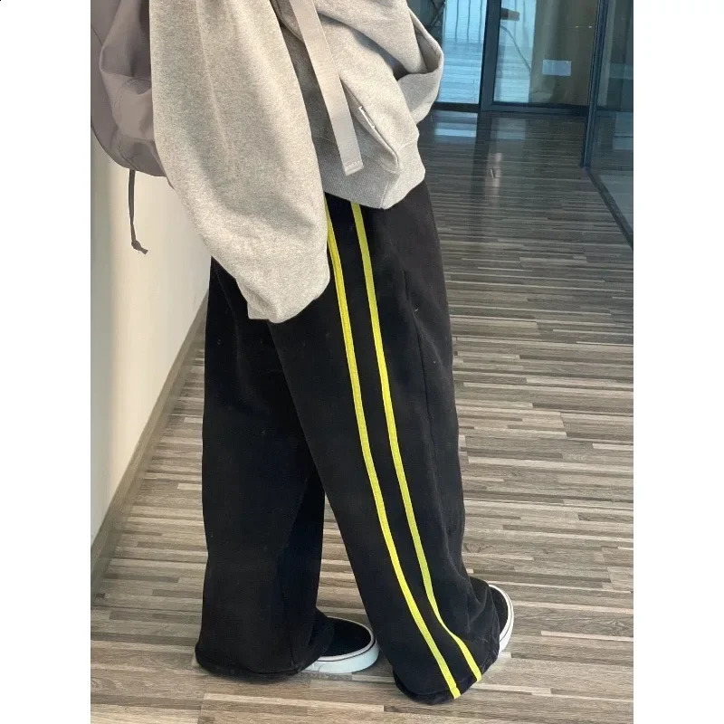 Deeptown Black Striped Sport Sweatpants Women Jogging Harajuku Patchwork Baggy Pants Korean Vintage Y2k Trousers High Waist 240821