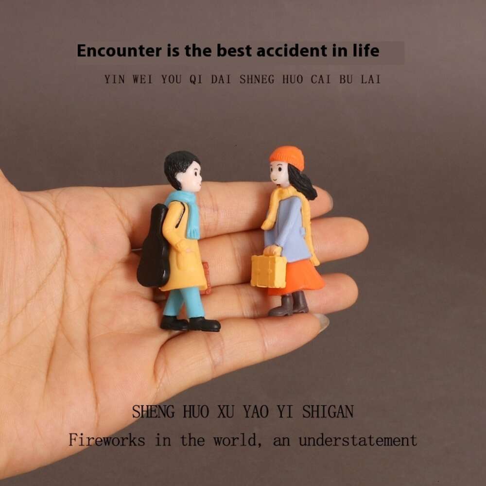 New Creative Travel Encounter Couple Lage Model Mini Ornament Miniature Scene Decoration Resin Crafts