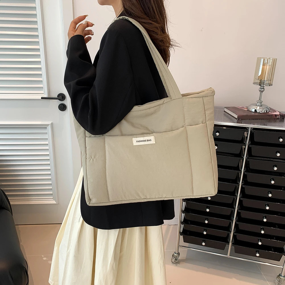 Nylon Bag for Women Quilted Tote Bag Puffy Handbag Down Padded Shoulder Bag Autumn Winter Puffer Shopping Bag 240821