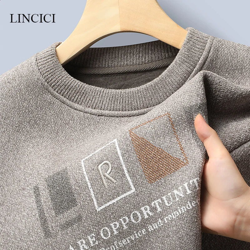 Autumn/Winter Mens Sweater with Thick Velvet for Warmth Round Neck Embroidered Alphabet Color Blocked Knitted Inner Base 240821