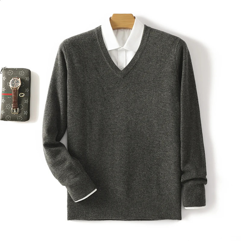 Autumn and winter cashmere sweater 100% pure wool mens Vneck knitted fleece classic solid color fashion 240821