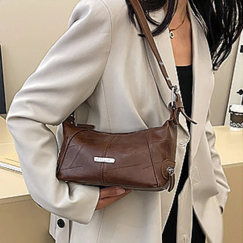 England Style Classic PU Thread Shoulder Bag Niche ed Women Winter Warm Tone Underarm Bag Upscale Textured Handle Bag 240821