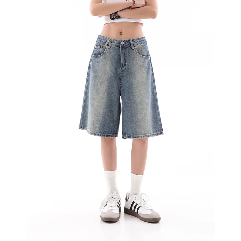 Blue Womens Shorts Jeans High Waist Straight Pants TIKTOK Streetwear Y2K 90s Vintage Female Wide Leg Denim Five Points Trouser 240821