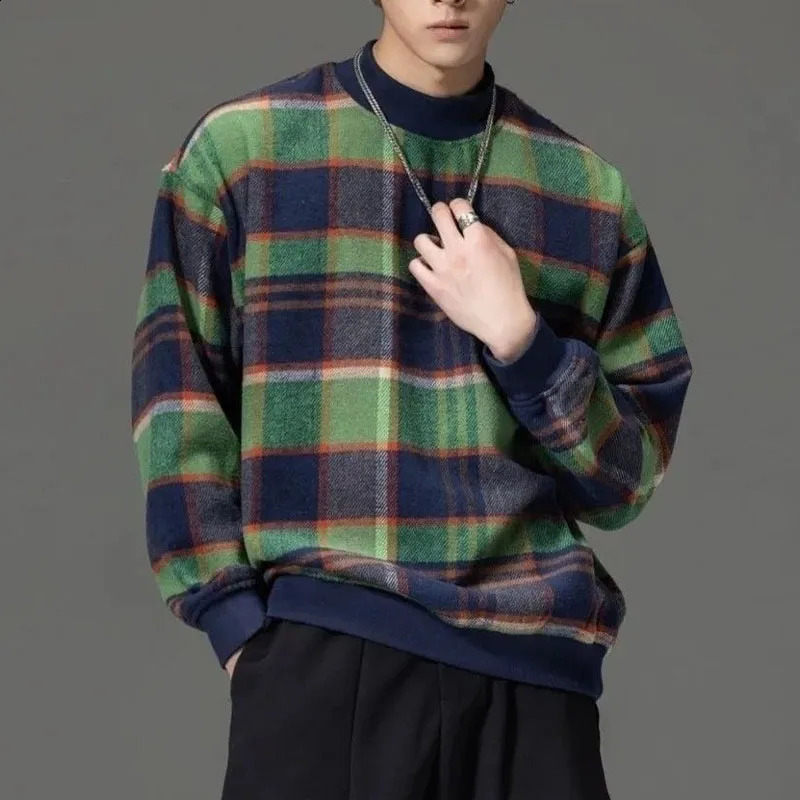 autumn and winter fashion Korean version retro contrasting plaid round neck thick loose fit cool casual mens sweater 240821