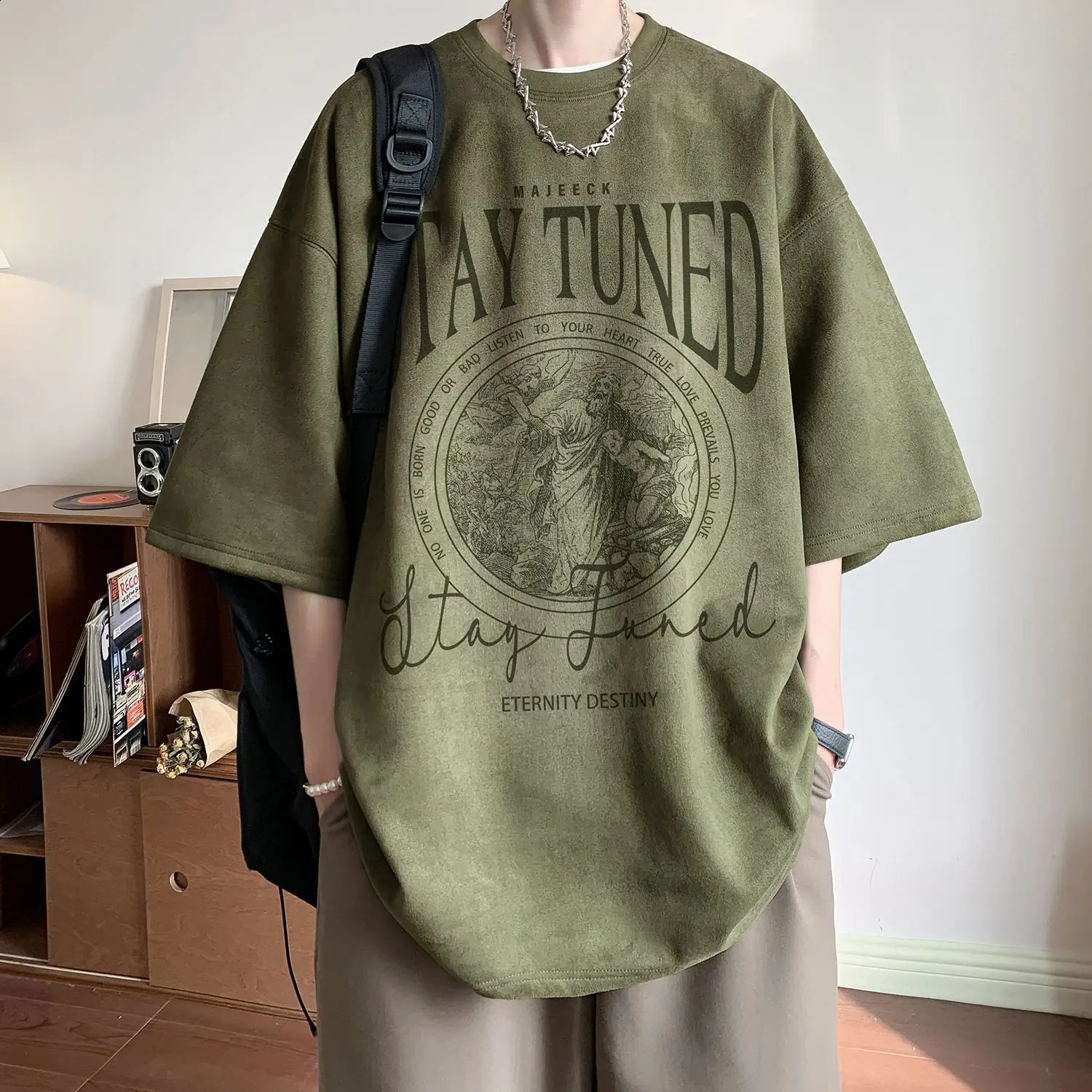 Military green suede flor short sleeved Tshirt suitable for summer men Vintage trend handmade heavyduty clothing y2k from the United States 240822