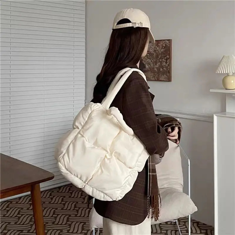 Fashion Small Puffer Tote Bag Padded Women Handbags Soft Nylon Quilted Shoulder Bags Warm Winter Shopper Purses 2024 240821