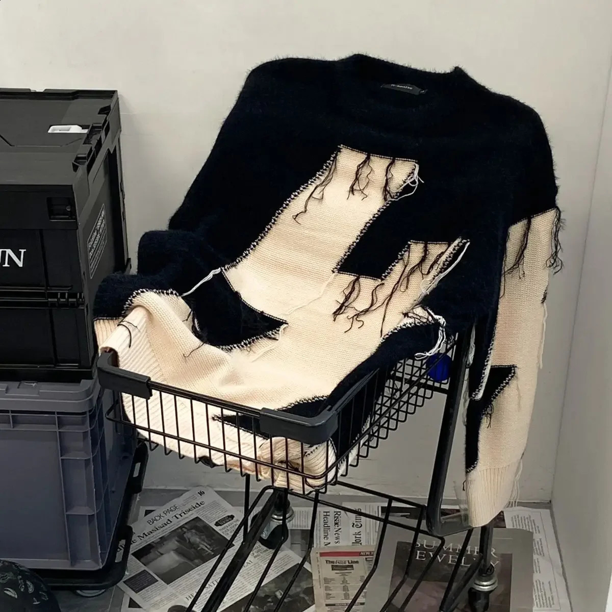 American Retro Autumn And Winter Loose Fringed Round Neck Knitted Thick Sweater Men n Sense Of Contrast Street Hip-hop Top 240821