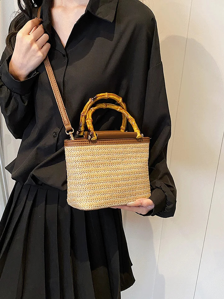 2024 Summer Bamboo Joint Handbag Unique Weaving Crossbody Bag Retro and High end Leisure Grass Woven for Women 240821