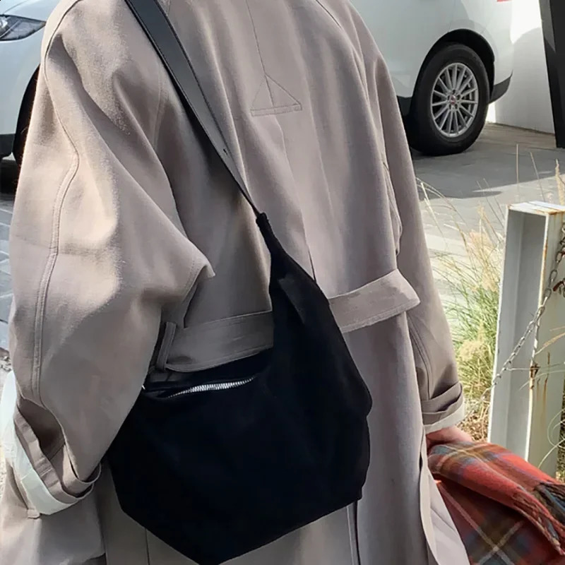 Matte leather dumpling bag Korean classic versatile shoulder with large capacity pleated diagonal cross for women 240821