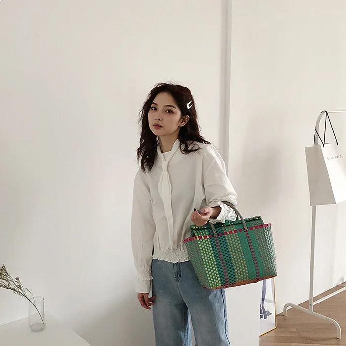 Casual Rattan Basket Women Handbags Wicker Woven Striped Hand Bags Handmade Summer Beach Bag Large Tote Big Bucket Purses 240821