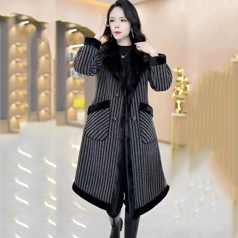 Oversized Womens Cashmere Thick Woolen Coat Autumn Winter Warm Striped Woolen Jacket Female Casual Long Cold Parka Overcoat 240822