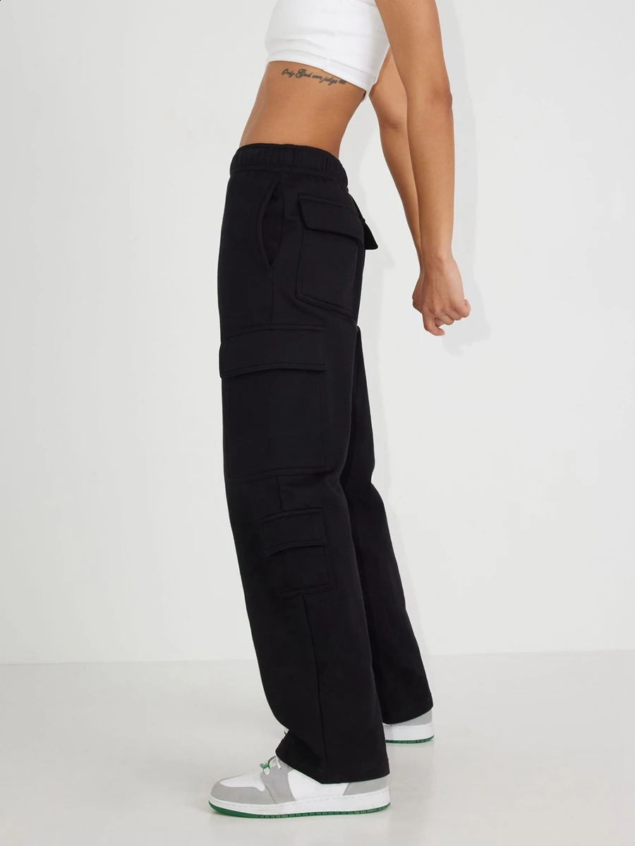 Mxiqqpltky Casual Baggy Cargo Sweatpants for Women Elastic Low Waisted Straight Leg Athletic Joggers Y2K Pants with Pockets 240821