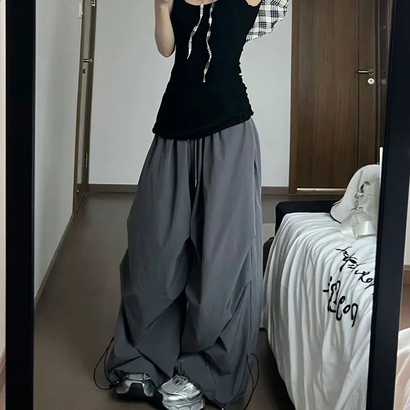 Deeptown Y2k Grey Oversized Women Parachute Pants Wide Leg Korean Fashion Harajuku Baggy Sweatpants Grunge Vintage Trousers 240821