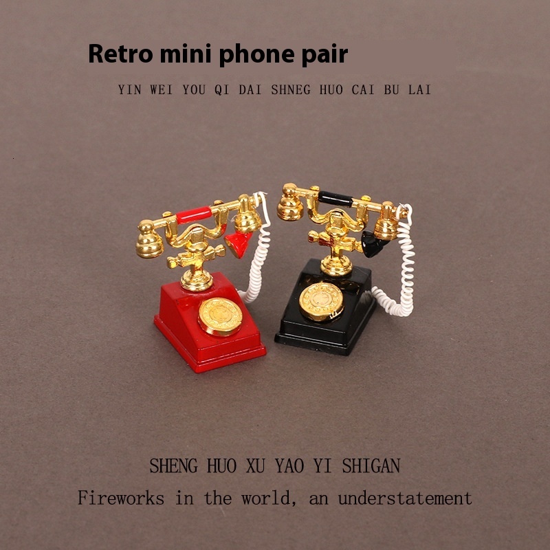 Charming Telephone-Shaped Mini Table Lamp - Artistic Alloy Craftsman's Work for Quirky Home Interiors and Small Scale Display Items