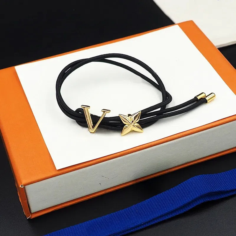 Fashion Women Designer charm Bracelets Engraved Letter Flower Gold Color Hardware Leather Cord Bloom Bangle