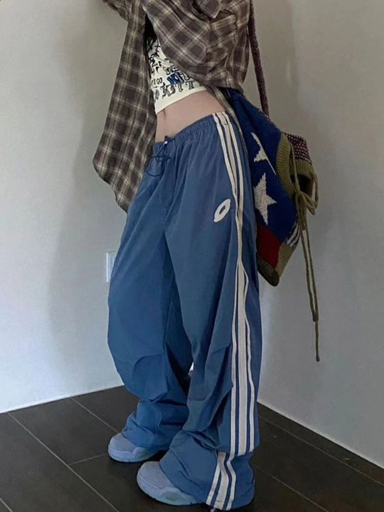 HOUZHOU Harajuku Y2k Women Parachute Pants Baggy Black Sports Joggers Female Streetwear Wide Leg Trousers Vintage Casual Pants 240821