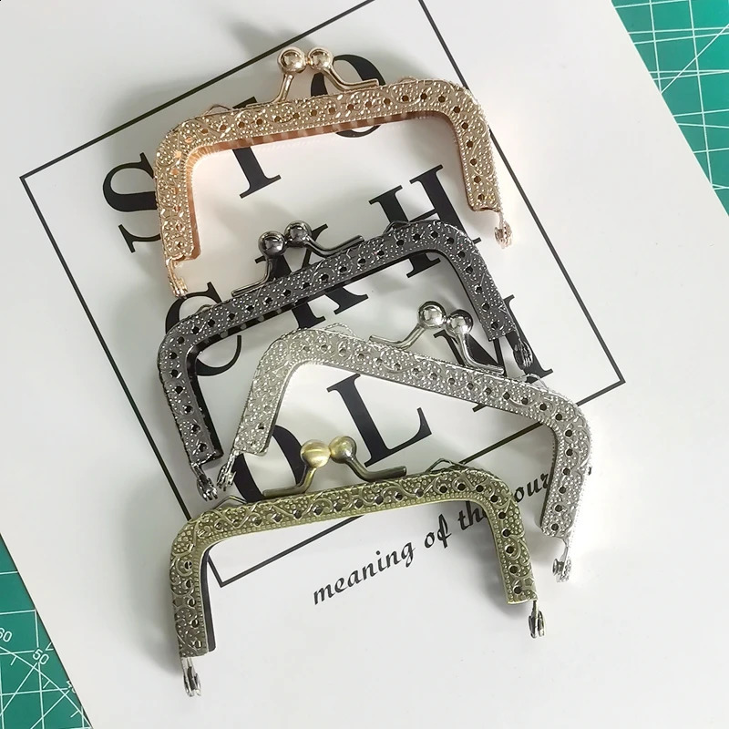 10 pieces/batch 8.5cm antique bronze silver square metal wallet frame Knurling straight edge kiss buckle DIY bag accessories 240821