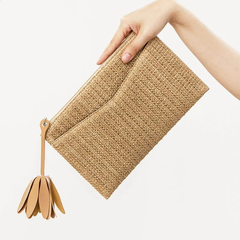 Casual Straw Clutch Bag for Women Bohemian Tassel Envenlope Paper Weave Summer Beach Small Female Purses Party 2024 240821