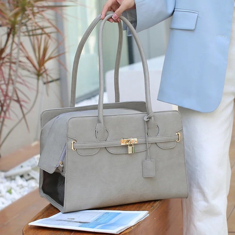 y PU Leather Pet Bag Breathable Handbag For Puppy Cat Fashion Dog One-shoulder Bag Portable Pet Travel Handbag 240821