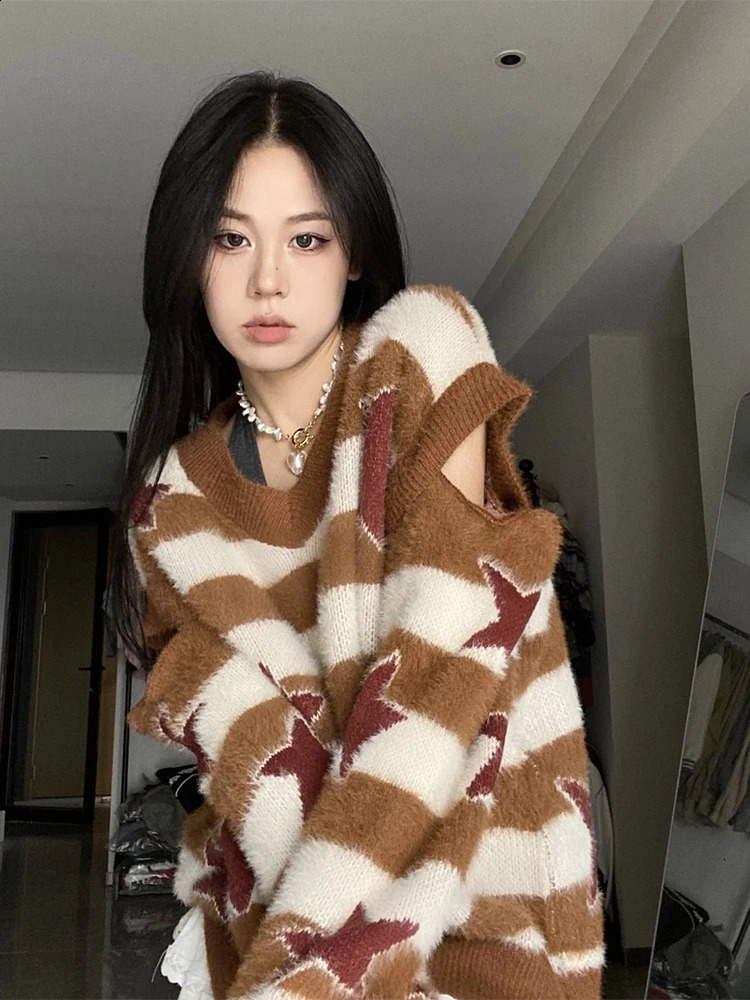 Gothic retro Y2K black and white punk striped star outdoor casual oversized loose womens knitted patchwork sweater 240821