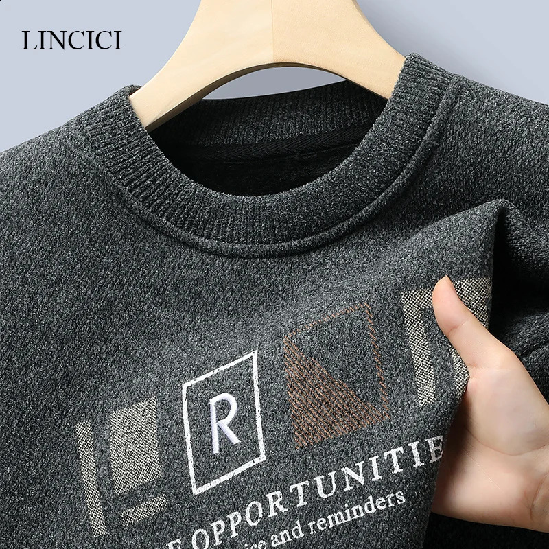 Autumn/Winter Mens Sweater with Thick Velvet for Warmth Round Neck Embroidered Alphabet Color Blocked Knitted Inner Base 240821