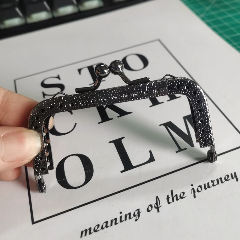 10 pieces/batch 8.5cm antique bronze silver square metal wallet frame Knurling straight edge kiss buckle DIY bag accessories 240821