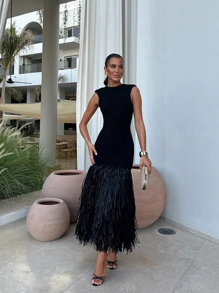 Women Fashion Black Tassels Knitted Maxi Dress Elegant Backless Sleeveless Shoulder Pad Slim Robe Summer Lady Vacation Dresses 240821