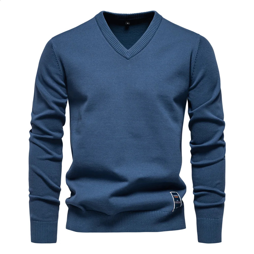 Autumn and winter latte art mens sweater Vneck solid color long sleeved clothing warm casual fashion top 240821
