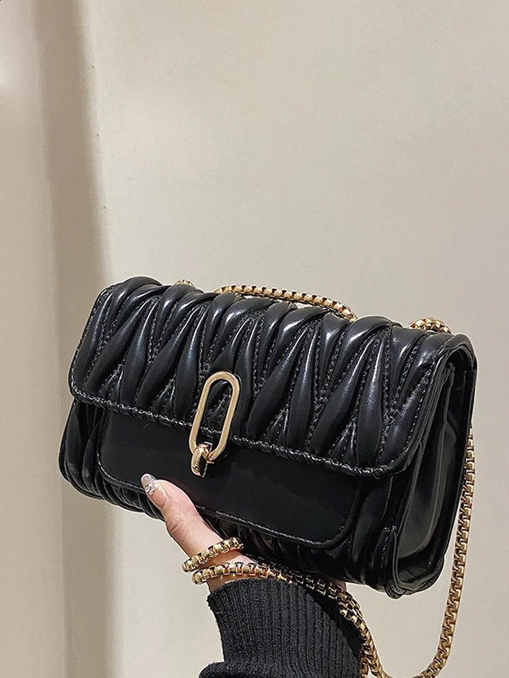 Bag Womens 2024 Trendy and Versatile Crossbody Wrinkled High end Feeling Explosive Handbag 240821