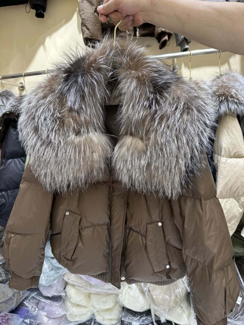 Real Fox Fur Collar Coat White Thick Short Fashion Duck Down Jacket Women Young Winter Autumn European Fashion Fur Coat 240821