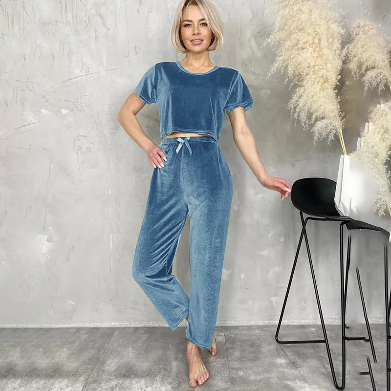 Women 2024 Autumn Winter Velvet Pajama Set Short Sleeve Top Elastic Waist Pants Home Casual Red Green Elegant Warm Suit 240821
