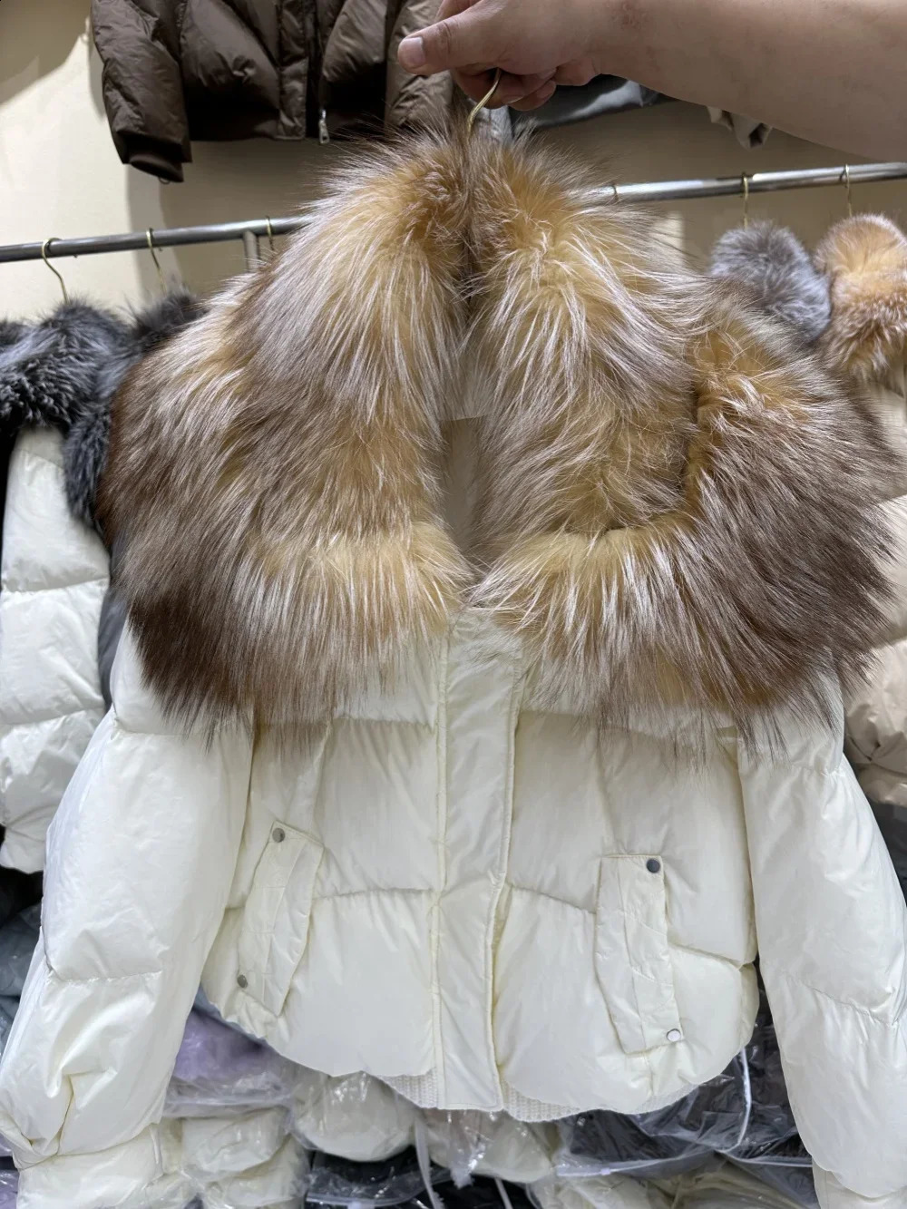 Real Fox Fur Collar Coat White Thick Short Fashion Duck Down Jacket Women Young Winter Autumn European Fashion Fur Coat 240821