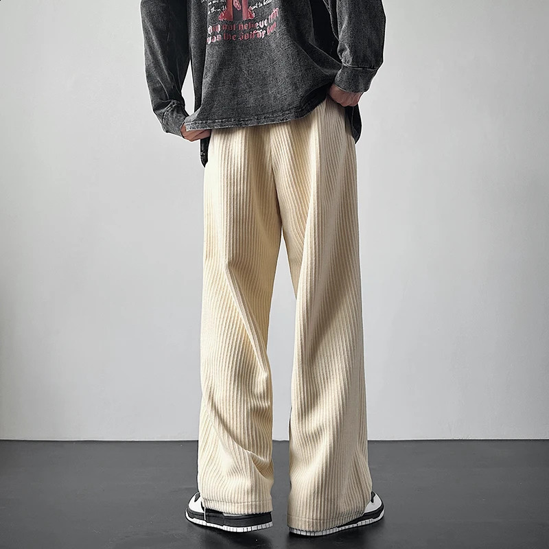 Winter Thickened Pants Men Warm Oversized Wide Leg Pants Men Streetwear Loose Straight Pants Mens Black Beige Thick Trousers 240821